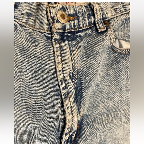 Vintage Bugle Boy Jean Cut Off Shorts Jorts Mens 32 Light Wash - Picture 7 of 12